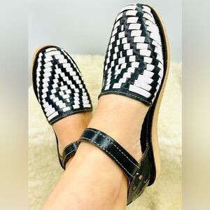 Handmade Black and White Strap Huaraches